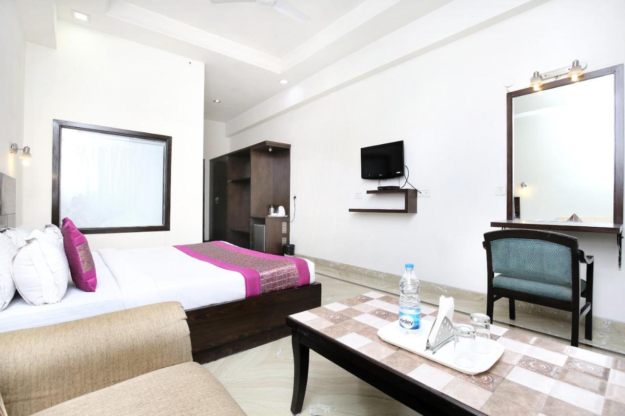 Capital O 15395 Hotel 42 Amritsar Eksteriør bilde