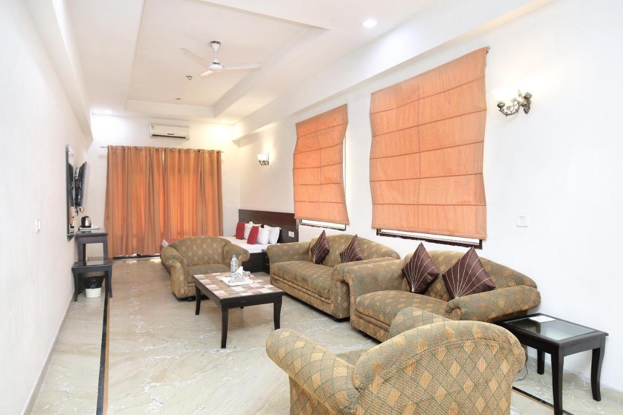 Capital O 15395 Hotel 42 Amritsar Eksteriør bilde
