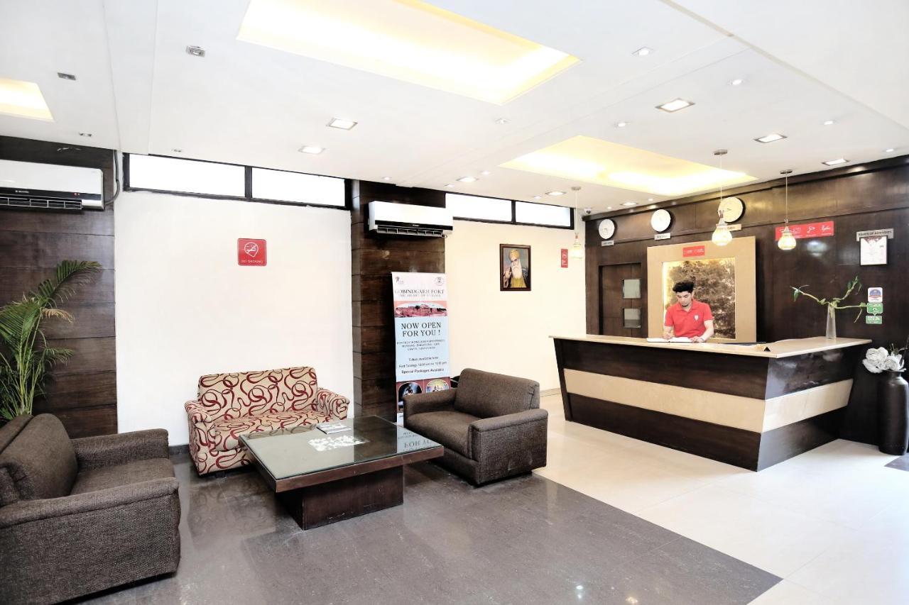 Capital O 15395 Hotel 42 Amritsar Eksteriør bilde