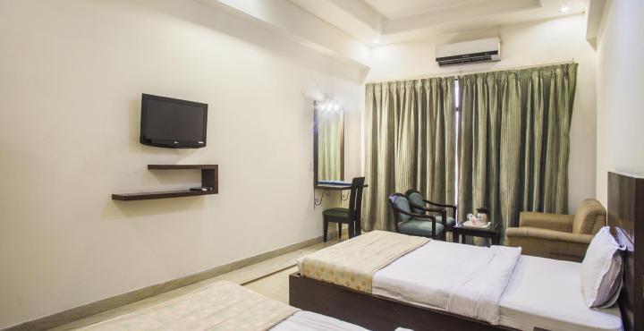 Capital O 15395 Hotel 42 Amritsar Eksteriør bilde