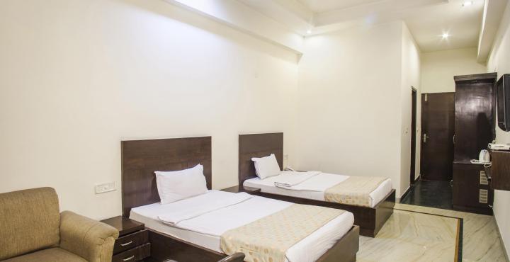 Capital O 15395 Hotel 42 Amritsar Eksteriør bilde